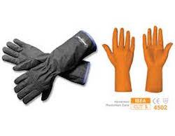 The gloves provide needle stick protection over the entire hand and forearm, i.e. are of model R8E